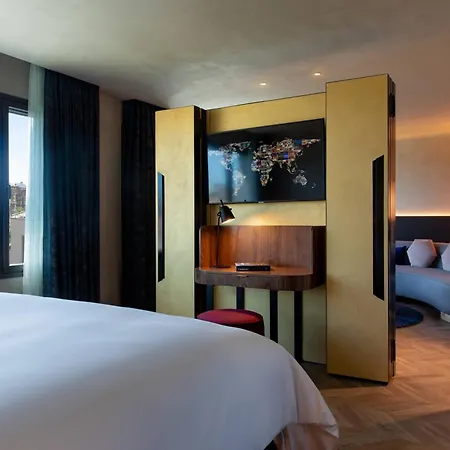 Renaissance 5* Barcelona