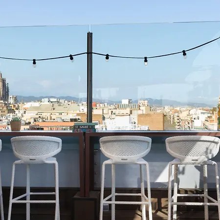 Renaissance Hotel 5*