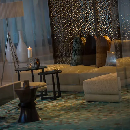 巴塞罗万丽酒店 酒店