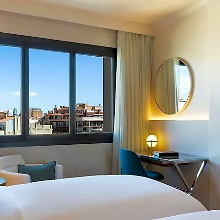 Renaissance Hotel 5*