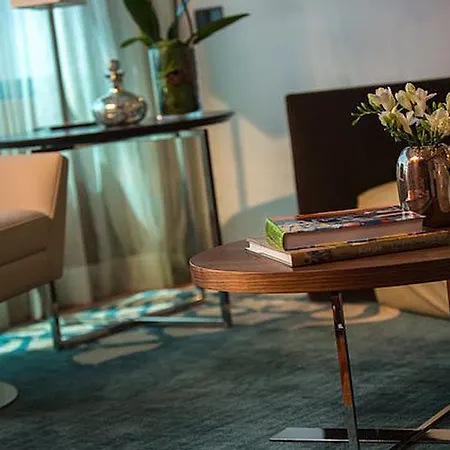 Renaissance Hotell 5*