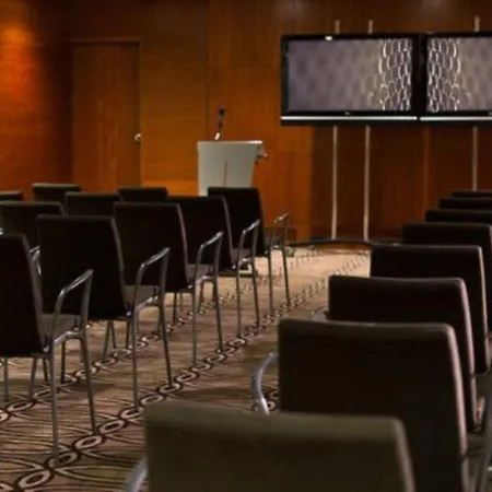 Renaissance Hotell 5*