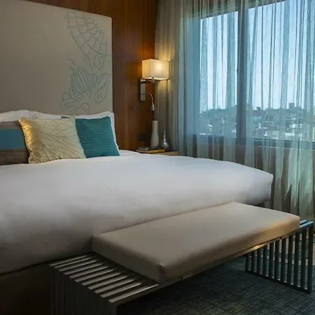 Renaissance Hotell 5*