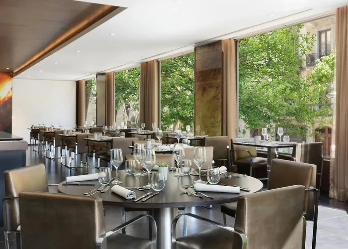 巴塞罗万丽酒店 酒店