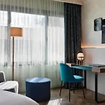 Renaissance 5*