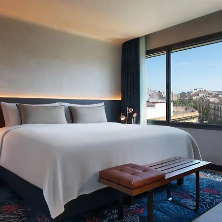 رينيسانس برشلونة