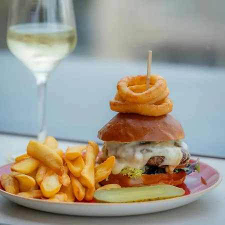 رينيسانس فندق برشلونة