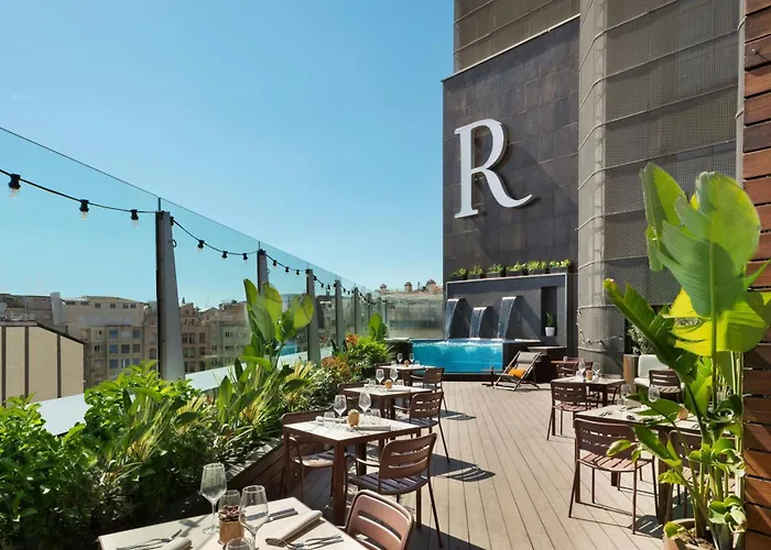 Renaissance Hotel 5*